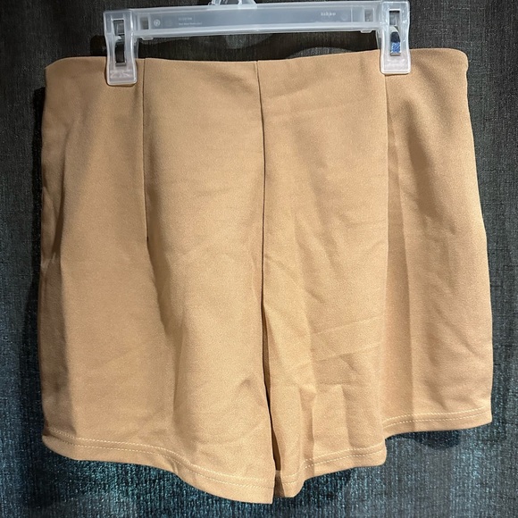 SHEIN FRONT SPLIT SKORT - Picture 2 of 5